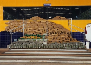 Gefron e PRF apreendem 660 quilos de entorpecentes e recuperam caminhonete furtada