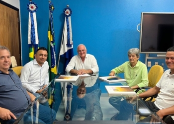 Prefeito Osmar Froner recebe em seu gabinete os vereadores mais votados da região