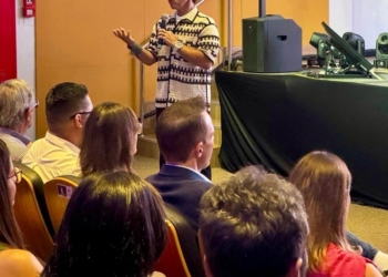 “Busque um diferencial e novas histórias de negócios que cativem o público”, destaca Caito Maia