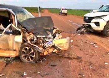 Gestante e esposo são socorridos após acidente entre Celta e SW4 na MT-222