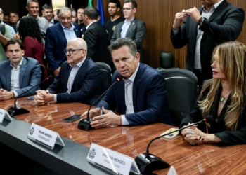 Mauro sobe o tom de voz e diz que presídios de MT não serão home office de bandidos