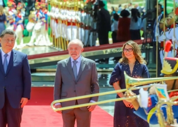 Xi Jinping é recebido por Lula no Palácio da Alvorada