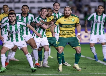 Cuiabá sai na frente, sofre gol no último minuto e pode ser rebaixado ainda nesta rodada