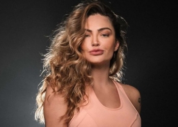 Laura Keller curte natureza de biquíni ao ar livre com namorado: ‘Toda naturalzinha ‘