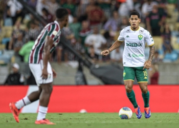 Fluminense vence Cuiabá e respira na Série A do Brasileirão