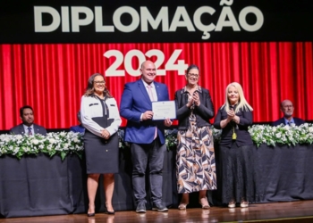 Na diplomação de Abílio, Vânia e vereadores, presidente do TRE-MT destaca respeito a princípios republicanos