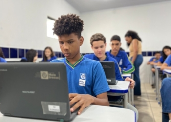 83 alunos de Escola Estadual de Cuiabá lançam obras literárias nesta quinta-feira