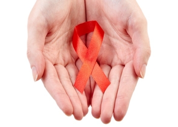 Campanha Dezembro Vermelho reforça a importância da prevenção e tratamento do HIV/Aids e ISTs
