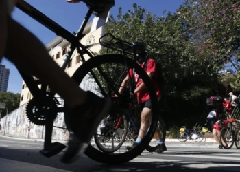 Produção de bicicletas convencionais cai, mas a das elétricas aumenta