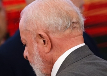 Lula está “estável” e passa bem após cirurgia, diz novo boletim médico