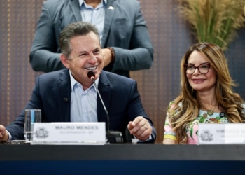 Mauro e Virginia entregam casas em Novo Horizonte do Norte e lançam SER Família Fé e Vida em Sorriso