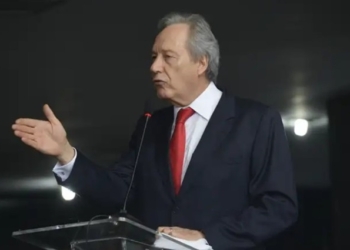 Lewandowski rebate acusações de interferência política em investigações contra Bolsonaro