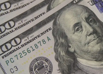 Dólar dispara e bate R$ 6,24 em último dia de negociação do ano