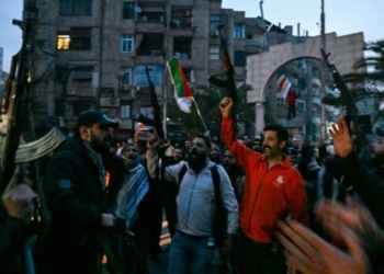 Rebeldes sírios tomam Damasco e anunciam o fim do regime de Assad