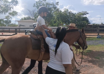 Sesp realiza cerca de 890 atendimentos com equoterapia para crianças e adolescentes
