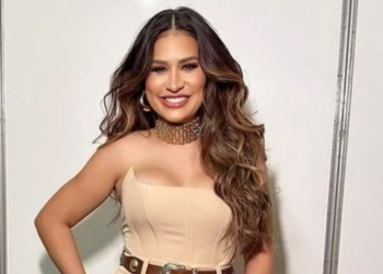 Simone Mendes dá show de simplicidade ao exibir cardápio em camarim: ‘Cardápio raiz! ‘