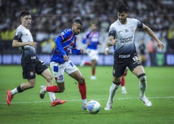 Corinthians goleia o Bahia na Neo Química Arena 