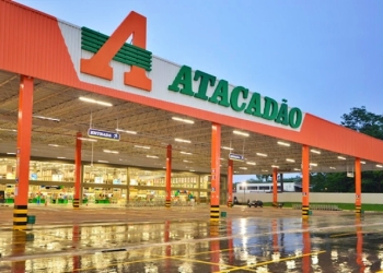 Quadrilha armada invade Atacadão Santa Rosa, rende seguranças e foge levando dinheiro