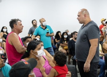 Em visita a UPAs e Policlínicas, Abílio constata superlotação e precariedade