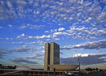 Deputados e senadores elegem presidentes e mesas diretoras no sábado