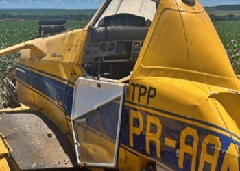 Piloto morre durante queda de avião agrícola em área rural de MT