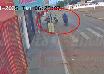 Vídeo mostra momento em que empresário é executado a tiros em frente da própria tabacaria