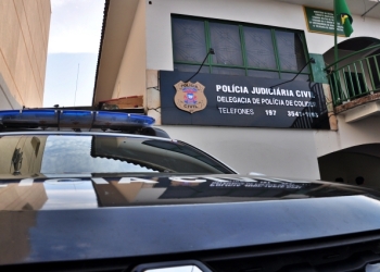 Com auxílio de câmeras, policiais recuperam celular furtado e prendem suspeita
