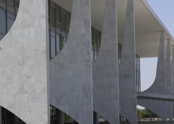 Lula sanciona com vetos renegociação das dívidas dos estados