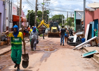 Prefeitura atua com ampla frente de trabalho no bairro São Matheus após alagamento