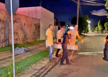 Jovem de 28 anos é preso após assassinar padrasto a facadas para supostamente defender mãe