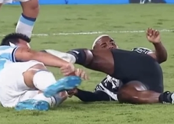 Cuiabano tem ataque de fúria e chuta rosto de adversário na final da Recopa; vídeo
