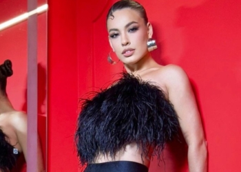 Beatriz Reis toma banho Globo após levar torta na cara: ‘Estou pelada, geente’