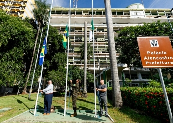 Abilio assume presidência da Junta Militar em cerimônia de juramento à bandeira