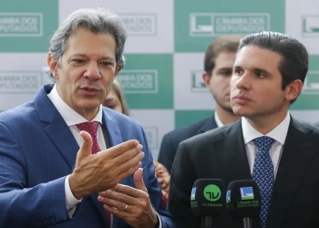 Reforma do IR e supersalários são prioridades de Haddad no Congresso