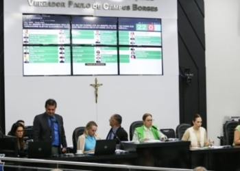 Câmara mantém veto de Abílio a projeto que garantiria merenda escolar a professores