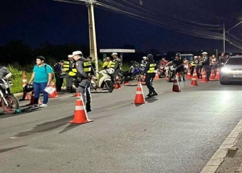 Motociclista é preso e 80 veículos são apreendidos durante Operação Lei Seca em Cuiabá