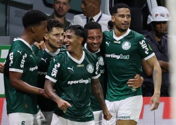 Palmeiras vence São Paulo em jogo polêmico e garante vaga na final do Paulistão contra o Corinthians