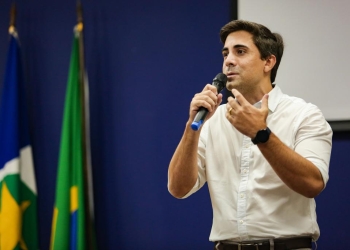 Secretário defende escolas cívico-militares e diz que resultados são a melhor resposta à ação do PT