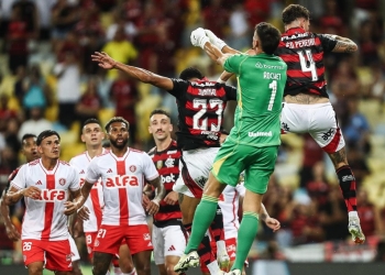 Flamengo estreia no Brasileirão com empate em 1 a 1 com Internacional 