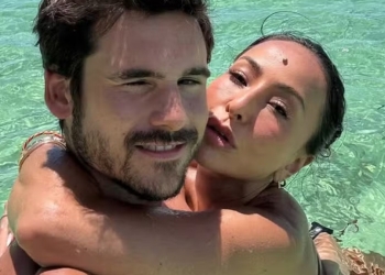 Nus? Sabrina Sato e Nicolas Prattes posam na borda de piscina infinita: ‘Literalmente’