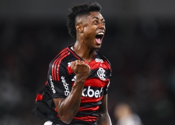 Bruno Henrique, atacante do Flamengo, é indiciado pela Polícia Federal por fraude em jogo contra o Santos
