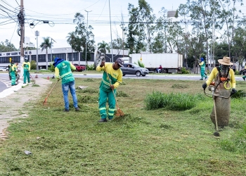 Sete avenidas são atendidas pelo mutirão de limpeza da Limpurb, em Cuiabá
