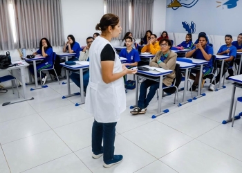 PLC do Governo do Estado flexibiliza hora-atividade e valoriza professores da rede estadual