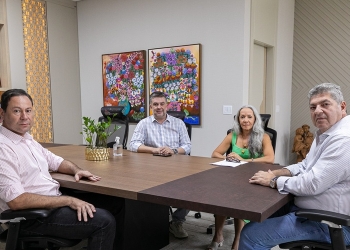 Secretária de Saúde e conselheiro do TCE debatem dívidas e atendimento de idosos