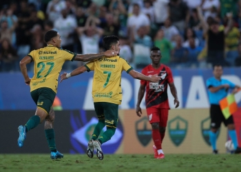 Cuiabá bate Athletico-PR em casa e conquista a liderança da Série B