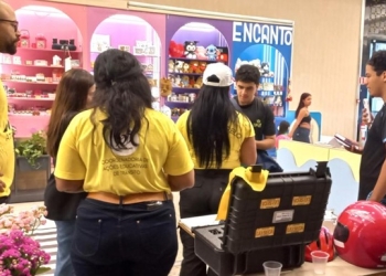 Detran realiza ação educativa de trânsito no Pantanal Shopping