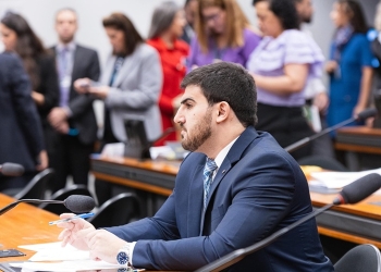 Emanuelzinho participa da 1ª reunião sobre ampliação da isenção do Imposto de Renda na Câmara