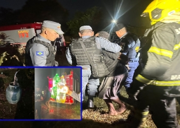 Dependente químico surta, joga gasolina em Bombeiros e ameaça incendiar casa com família dentro