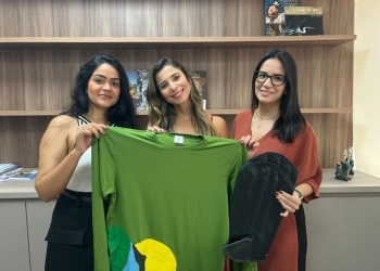 Prefeituras recebem kits para padronizar guias de turismo