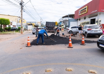 Mutirão tapa-buraco avança no CPA e Morada do Ouro com mais de 400 toneladas de massa asfáltica utilizadas